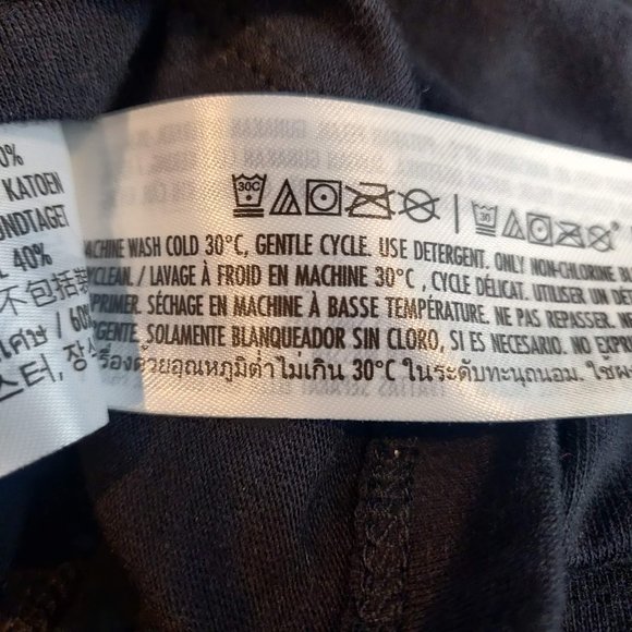 Disney Unisex 2023 Year Of The Rabbit March Hare White Rabbit T-Shirt Top S - Picture 10 of 10